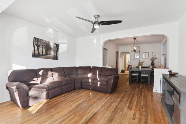 3617 N Whipple St, Home with 6 bedrooms, 2 bathrooms and 2 parking in CHICAGO IL | Image 5