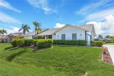 2914 Sw 38th Street, House other with 3 bedrooms, 2 bathrooms and null parking in Cape Coral FL | Image 1