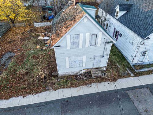 72 Pleasant St, North Sydney, NS, B2A1L5 | Card Image
