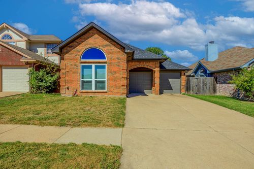 6825 Douglas Crk, Plano, TX, 75023-2032 | Card Image