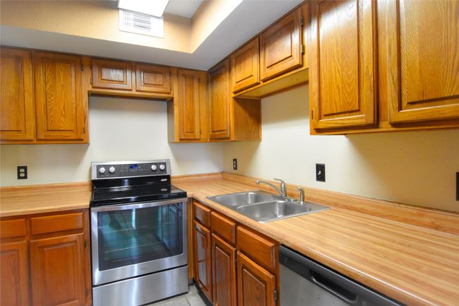 APT-4207 - 1704 Baird Farm Cir, Condo with 2 bedrooms, 1 bathrooms and null parking in Arlington TX | Image 16