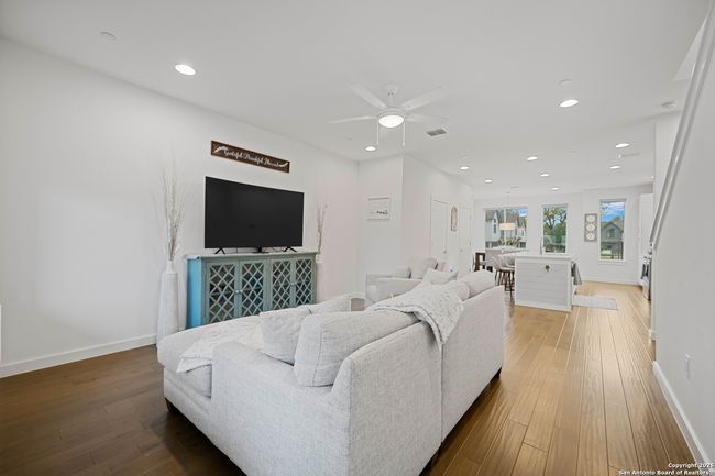 UNIT-902 - 102 Tendick, Condo with 3 bedrooms, 4 bathrooms and null parking in San Antonio TX | Image 10