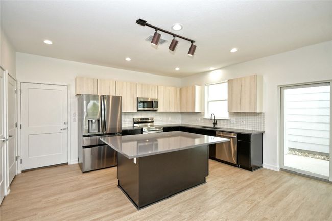 APT-25 - 7601 Cooper Ln, House other with 3 bedrooms, 3 bathrooms and 2 parking in Austin TX | Image 8