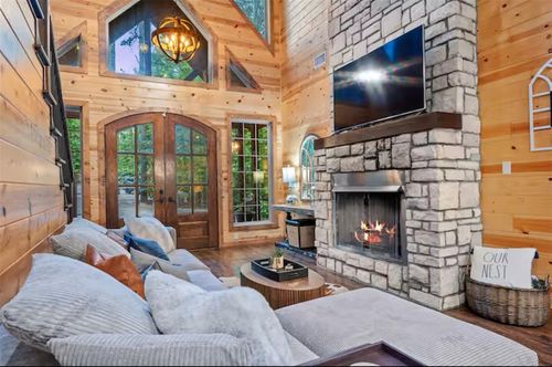 57 Mayflower Cir, Broken Bow, OK, 74728-1601 | Card Image