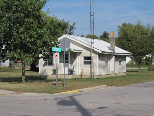 6050 N N State Road 327, Orland, IN, 46776-5418 | Card Image