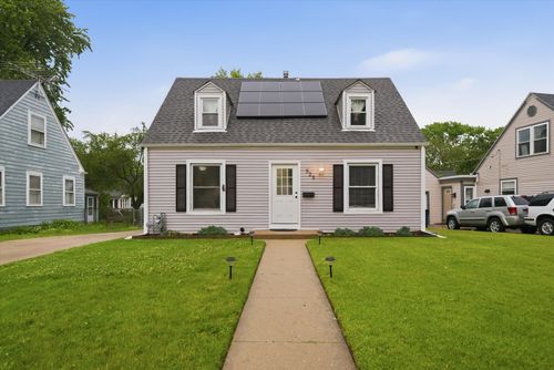 525 Sunset Dr, Elgin, IL, 60123-7242 | Card Image