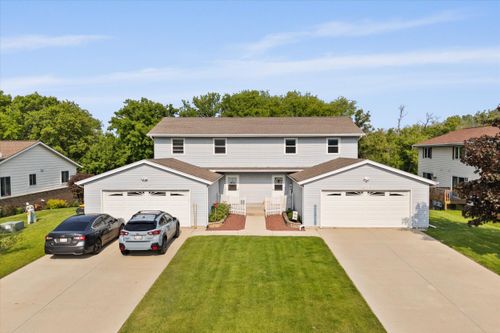 1529 Vogt Dr, West Bend, WI, 53095-4994 | Card Image