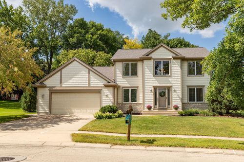 810 Foxcroft Cir Sw, Rochester, MN, 55902-3472 | Card Image