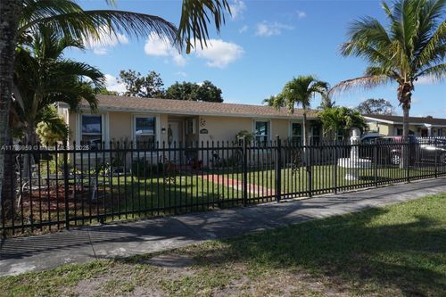 19050 Sw 125th Ave, Miami, FL, 33177-3822 | Card Image