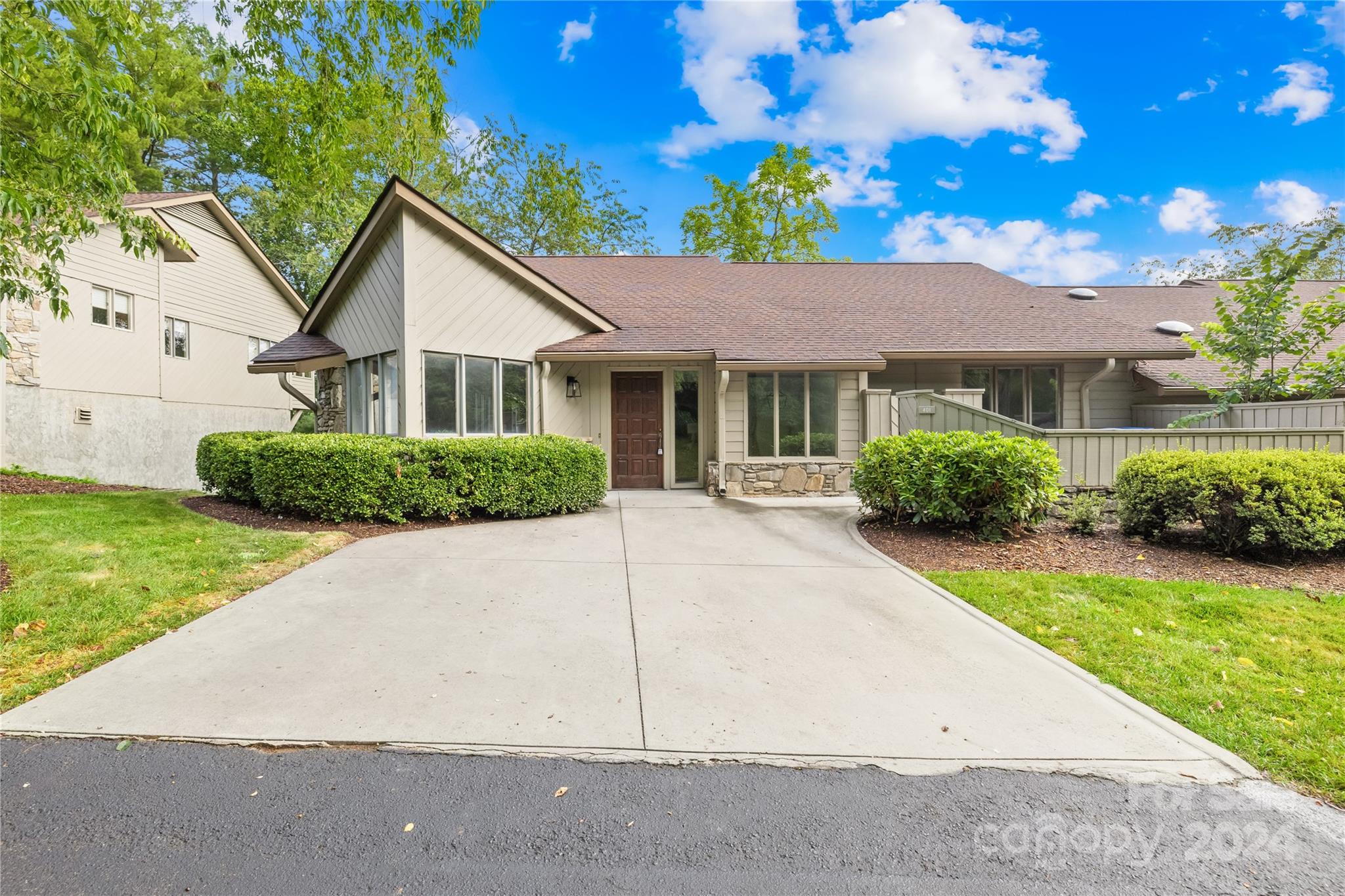 Timber Dr, Asheville, NC 28804