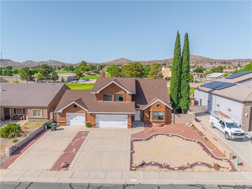 905 Country Club Dr, Kingman, AZ, 86401-3966 | Card Image