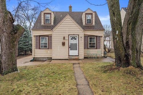 4521 S Lenox Street, Milwaukee, WI, 53207 | Card Image