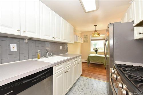 apt-4a-295 Merrick Rd, Amityville, NY, 11701-3432 | Card Image