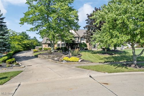 6560 Queens Way, North Royalton, OH, 44133-1962 | Card Image
