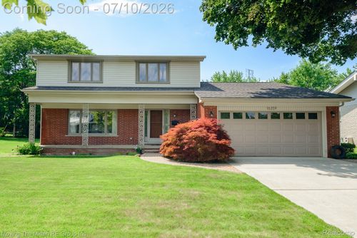 16359 Alpine Dr, Livonia, MI, 48154-2547 | Card Image
