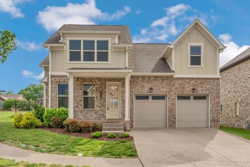 2013 Blackstone Dr, Hendersonville, TN, 37075-2393 | Card Image
