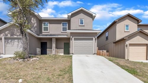 203 Peruna Dr, Marble Falls, TX, 78654-2147 | Card Image