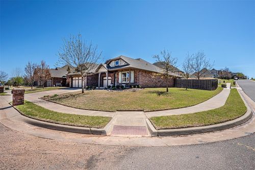 3900 Lakeshire Ridge Ct, Edmond, OK, 73034-1049 | Card Image