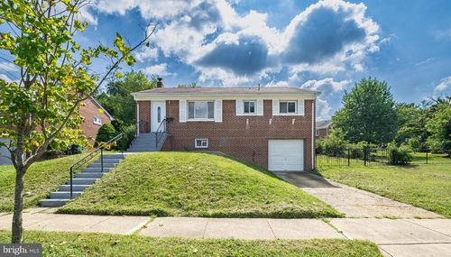 2521 Saint Clair Dr, TEMPLE HILLS, MD, 20748-3205 | Card Image