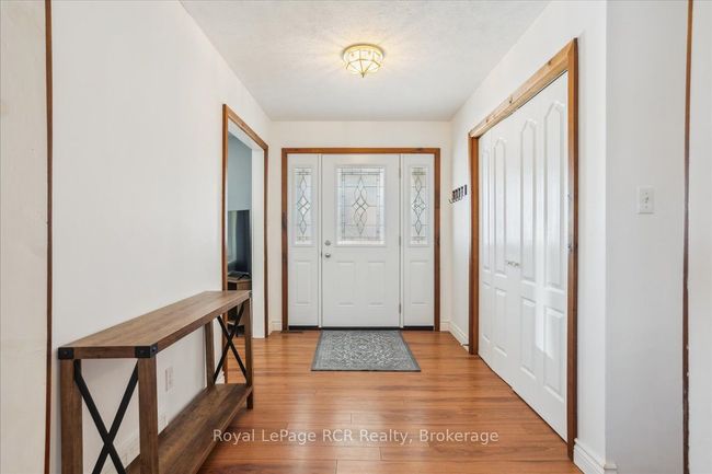 822743 1 Sideroad, House other with 4 bedrooms, 2 bathrooms and 8 parking in Chatsworth ON | Image 5