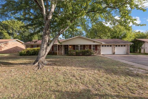 202 Sherwood, Longview, TX, 75605 | Card Image
