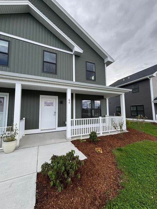 64 Farm Way, South Burlington, VT, 05403-7577 | Card Image