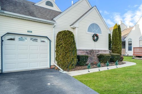 2101 Nicole Dr, Port Jefferson Station, NY, 11776-4281 | Card Image
