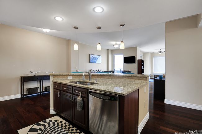 APT-703 - 215 Center St, Condo with 2 bedrooms, 3 bathrooms and null parking in San Antonio TX | Image 16
