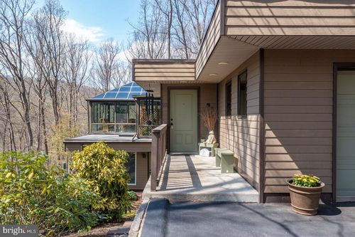 23 Drumheller Dr, READING, PA, 19606-9484 | Card Image