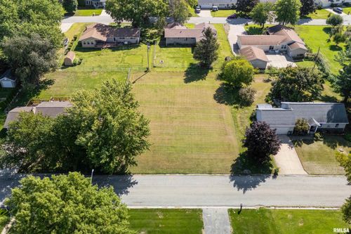 104 N 2nd St, Colona, IL, 61241-8842 | Card Image
