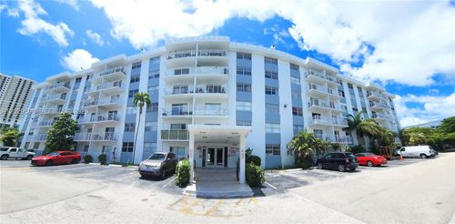 610-16465 Ne 22nd Ave, North Miami Beach, FL, 33160-3779 | Card Image