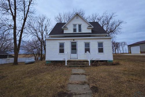 325 Linn St, Le Mars, IA, 51031-8789 | Card Image