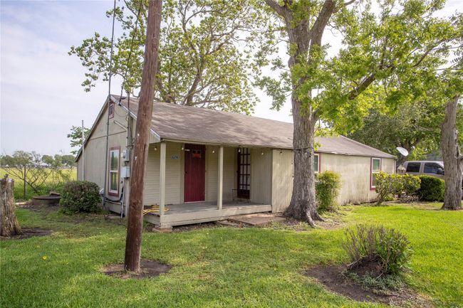 10553 S State Highway 71, House other with 7 bedrooms, 3 bathrooms and 3 parking in Danevang TX | Image 4