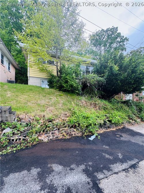 1100 Ferguson Ave, Charleston, WV, 25302-1025 | Card Image