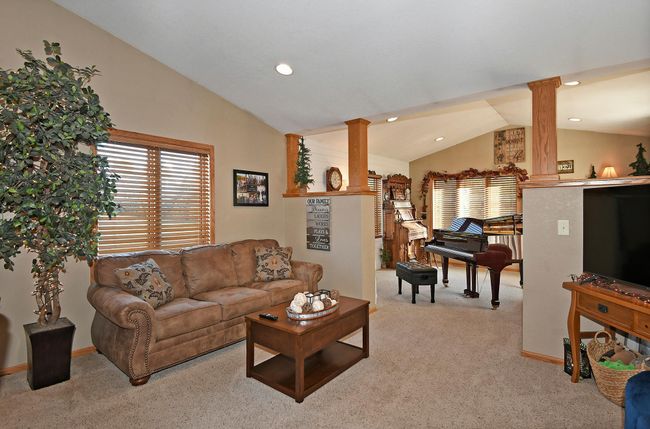 Living Room.jpg | Image 17