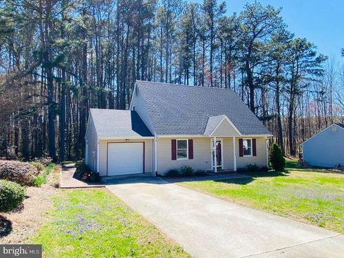 417 Jeffreys Ln, South Hill, VA, 23970-3113 | Card Image