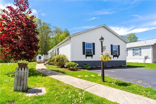 30 Blackbird Ct, Tiverton, RI, 02878-5606 | Card Image