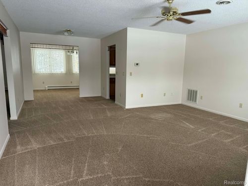 881 Amber Dr, Bad Axe, MI, 48413-9709 | Card Image