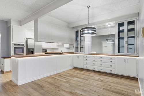 apt-2-3800 Stockdale Hwy, Bakersfield, CA, 93309-2159 | Card Image