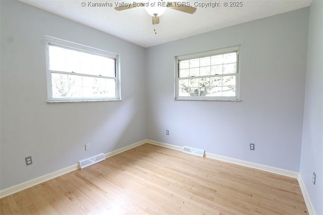 415 Midway Rd, House other with 3 bedrooms, 2 bathrooms and null parking in Alum Creek WV | Image 14