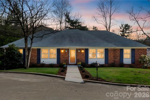 15 Blueberry Hill Rd, Asheville, NC, 28804-1106 | Card Image