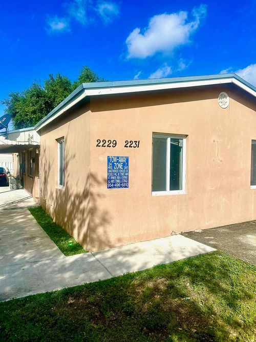 31-2229 Farragut St, Hollywood, FL, 33020-1623 | Card Image