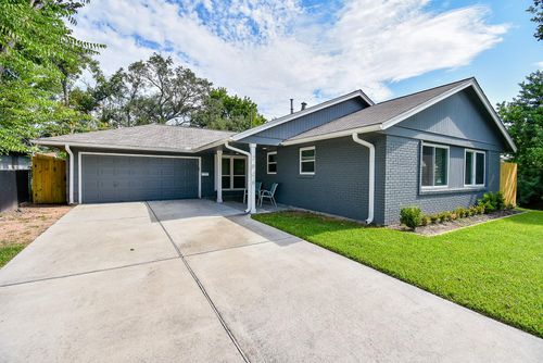 7926 Ridgeview Dr, Houston, TX, 77055-1513 | Card Image