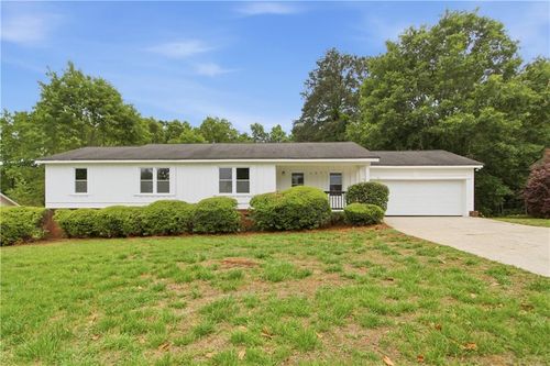 6867 Laurelwood Dr, Douglasville, GA, 30135-3565 | Card Image