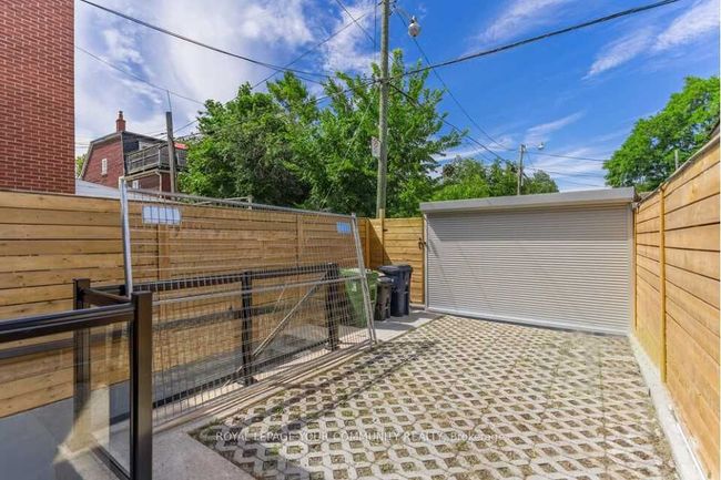 38 Ulster St, House attached with 4 bedrooms, 4 bathrooms and null parking in Toronto ON | Image 8