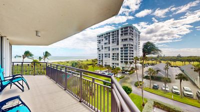 508 - 2800 N Highway A1a, Condo with 2 bedrooms, 2 bathrooms and null parking in Hutchinson Island FL | Image 2