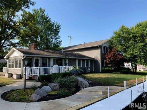 2516 Park Pl, Rochester, IN, 46975-9782 | Card Image