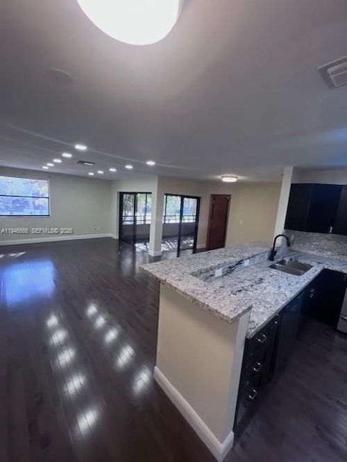 apt-6-20005 Ne 3rd Ct, Miami, FL, 33179-2936 | Card Image