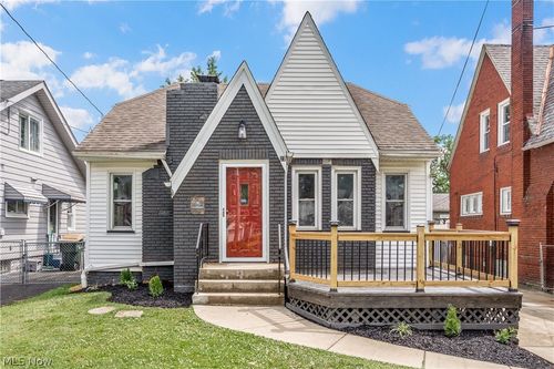 27 Erskine Ave, Youngstown, OH, 44512-2210 | Card Image