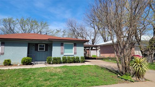 a-1304 Phillips St, Cleburne, TX, 76033-7649 | Card Image